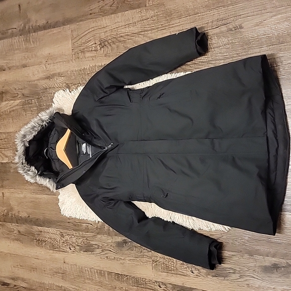 The North Face | Artic Dry Vent 550 Down Parka With Faux Fur Trim - Picture 7 of 15